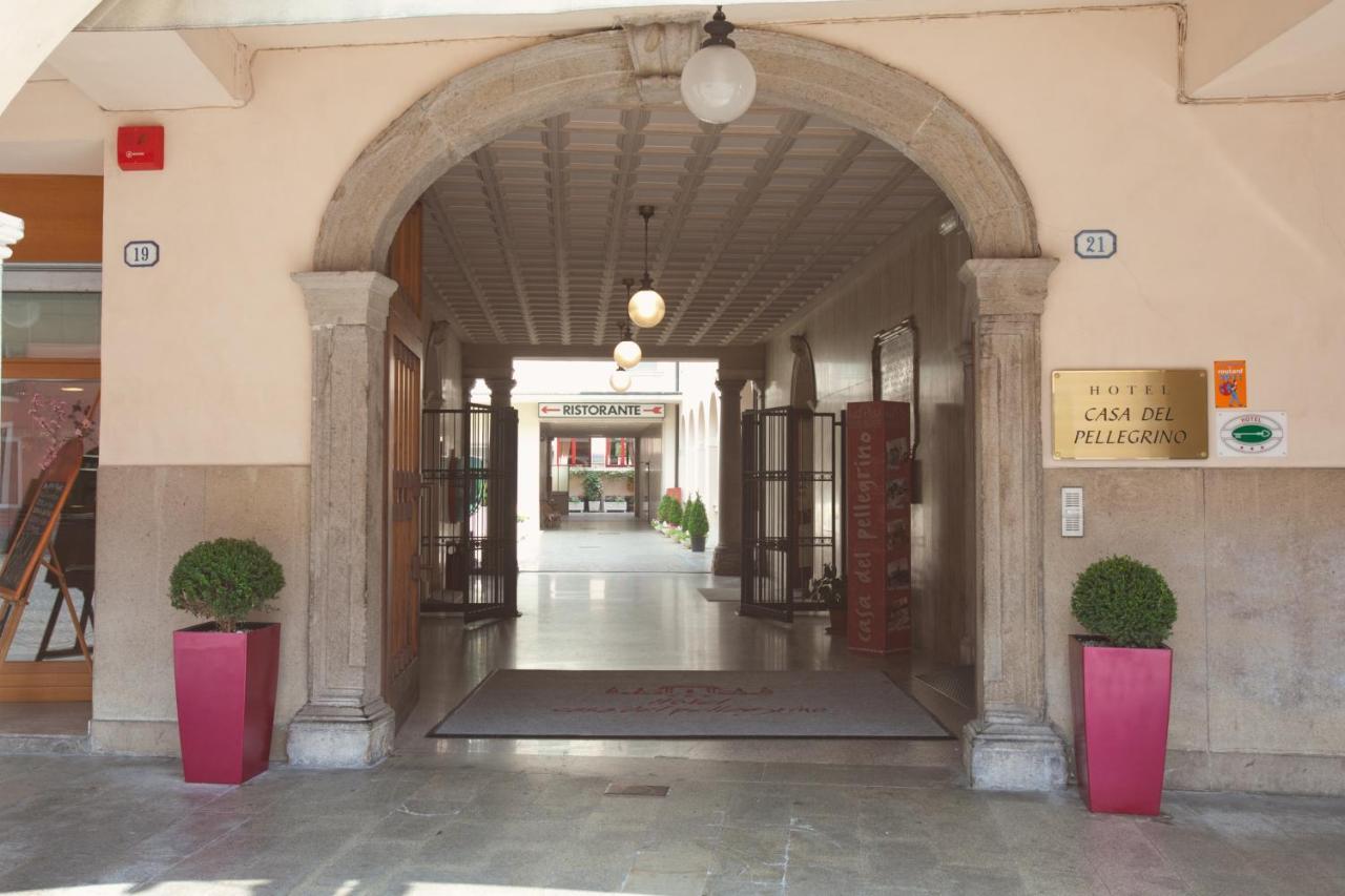 Hotel Casa Del Pellegrino ปาโดวา ภายนอก รูปภาพ